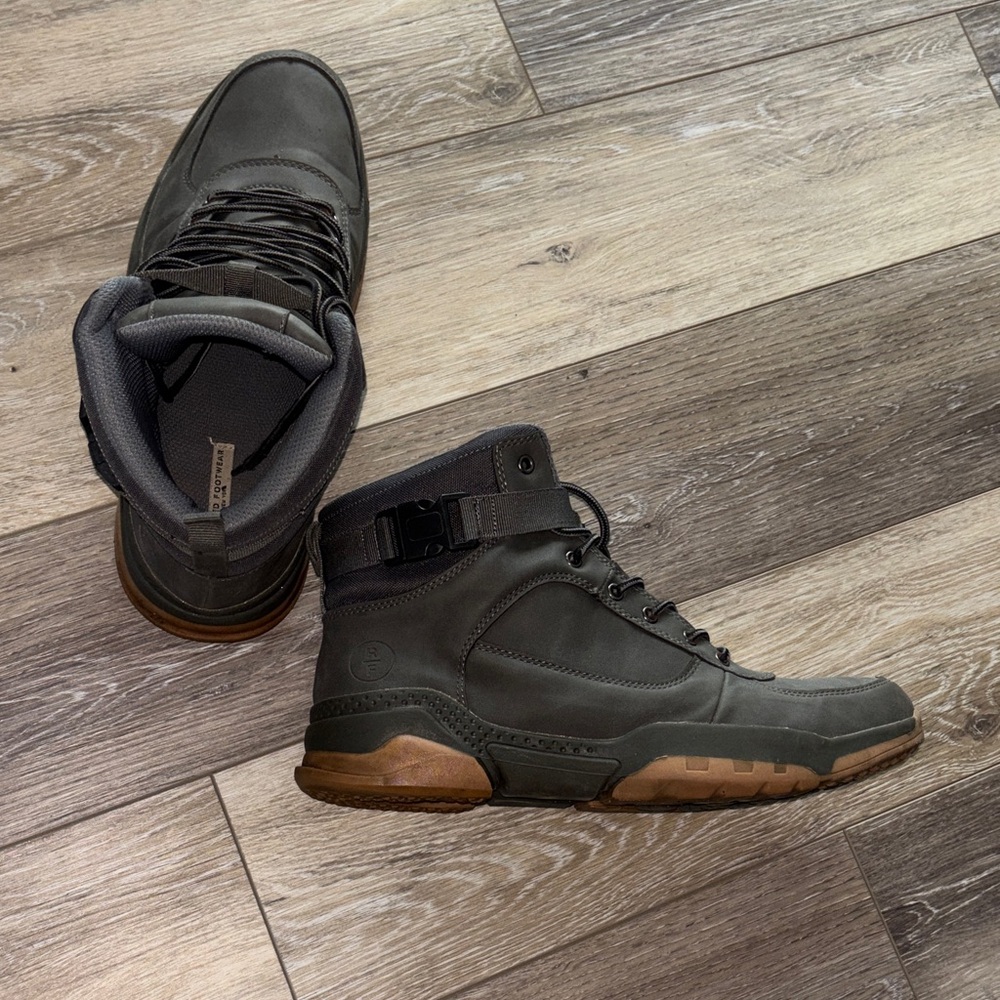 Men's Tactical High-Top Boots in Olive and Brown - Picture 5 of 6